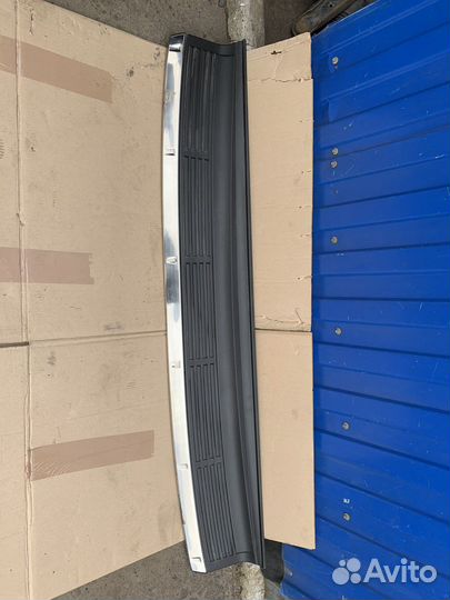 Накладка на задний бампер lexus LX570