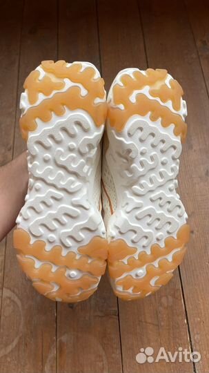 Nike Wmns React Vision 7.5us