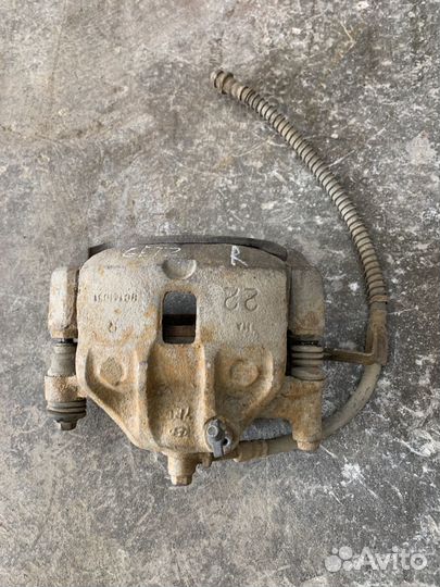 Суппорт передний правый hyundai getz