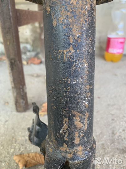 Стойки передние nissan sanny