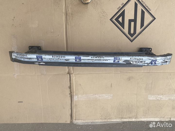 Усилитель бампера Peugeot 807 Citroen C8