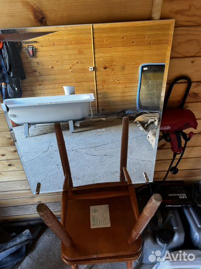 Зеркало с полкой