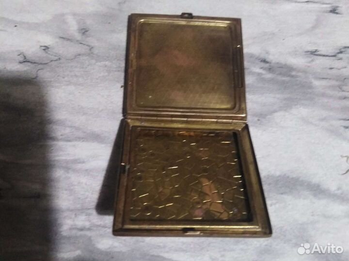 Пудренница старая латунь