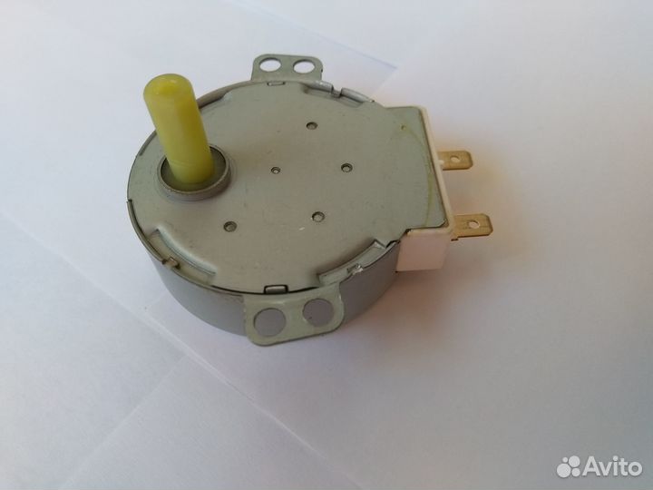 Двигатель привода тарелки