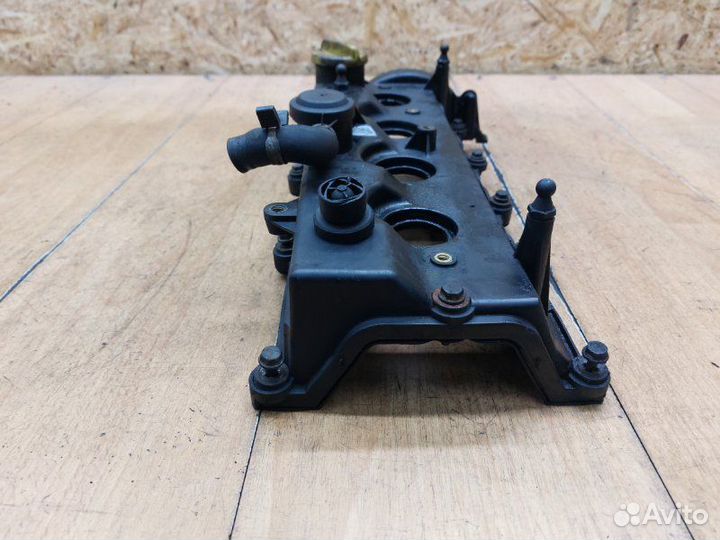 Крышка клапанов Opel Zafira B A17DTR 2008