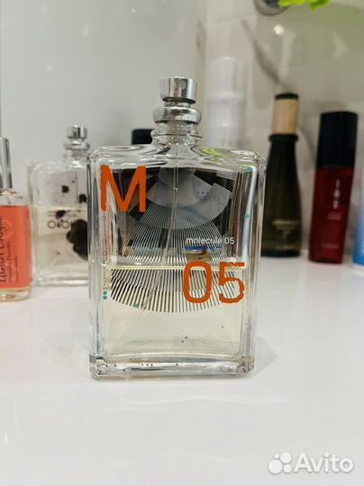 Escentric molecules molecule 05