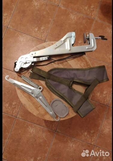 Петля Глиссона с креплением на дверь и турник