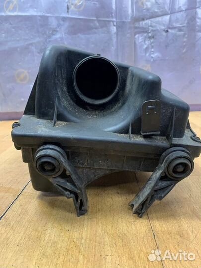 Корпус воздушного фильтра Opel Zafira B Z16XEP