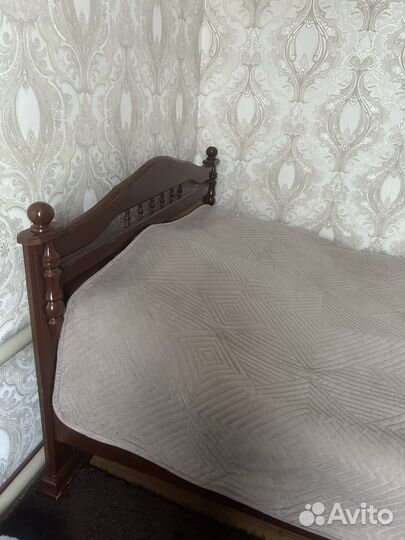 Кровать с матрасом 140 200 б/у