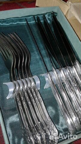 Столовый набор: ножи и вилки