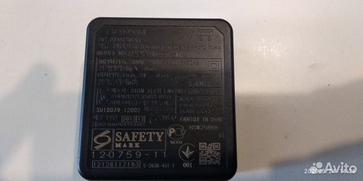 Зарядное устройство sony AC-UB10C
