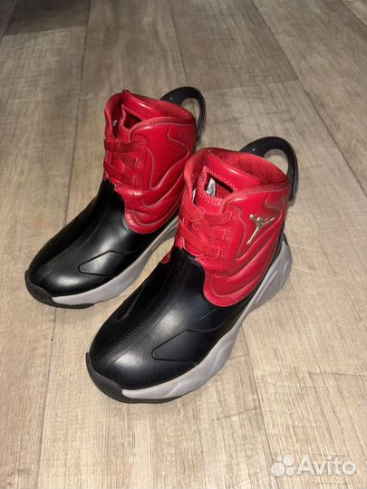 Джорданы оригинал, внизу резиновые (29.5)