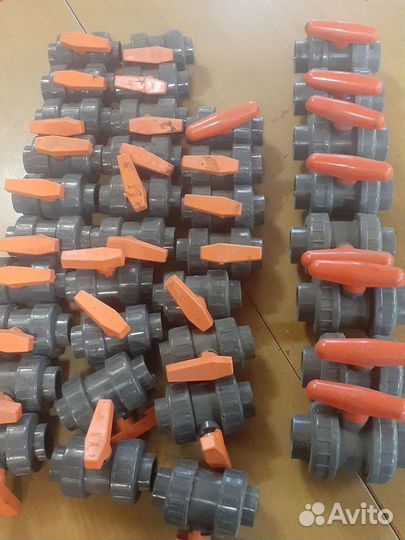 Кран шаровый клеевой