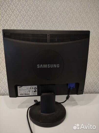 Samsung SyncMaster 743N 17