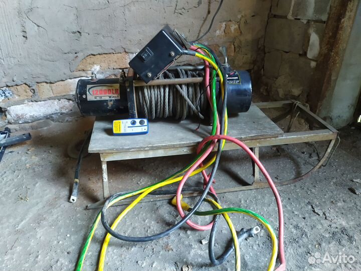 Лебедка автомобильная,электрическая 12v