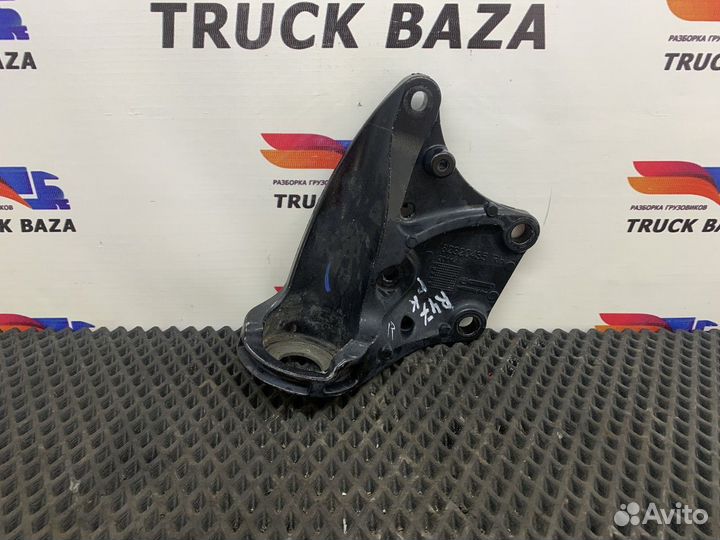 Кронштейн амортизатора кабины правый Renault T