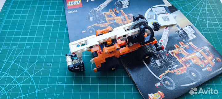 Lego Technic 42088 (Ремонтный автокран)