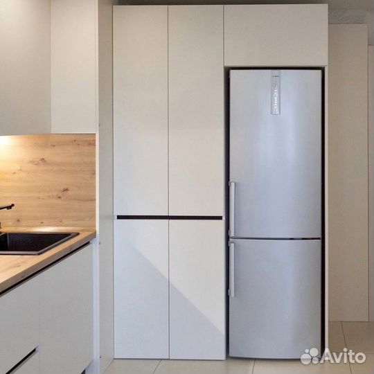 Кухонный гарнитур в стиле хай тек