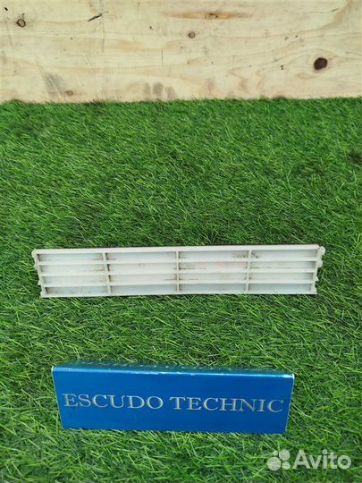 Крышка салонного фильтра Suzuki Escudo TD54W J20A