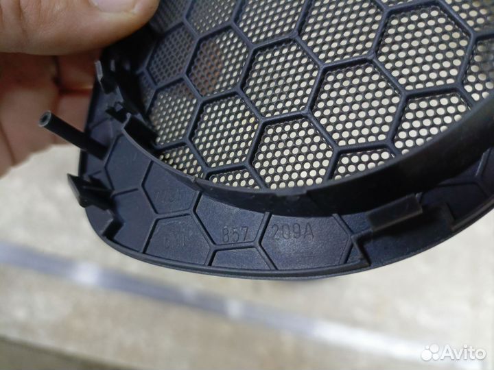 Накладка сетка динамика Volkswagen Polo 3 6N