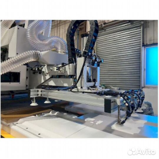 Обрабатывающий центр с чпу hold HE61L