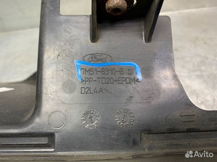 Воздуховод радиатора правый Ford Focus Ii