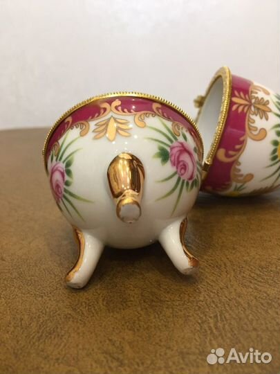 Яйцо-шкатулка сувенирное