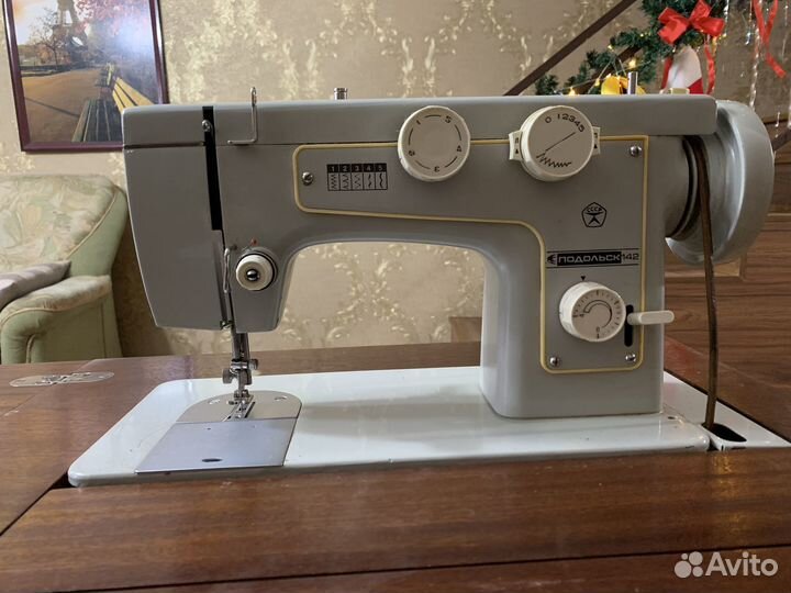 Швейная машина Подольск 142