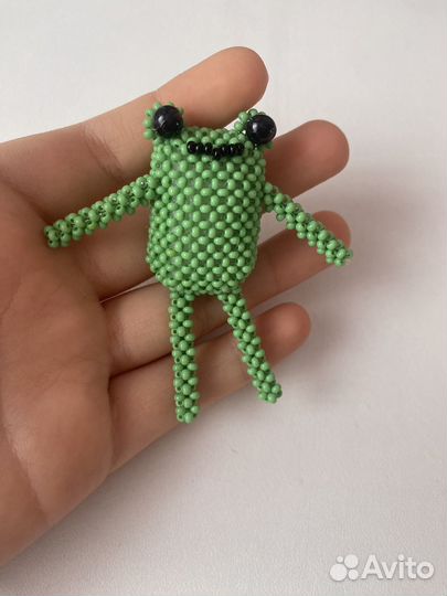 Лягушка амигуруми из бисера