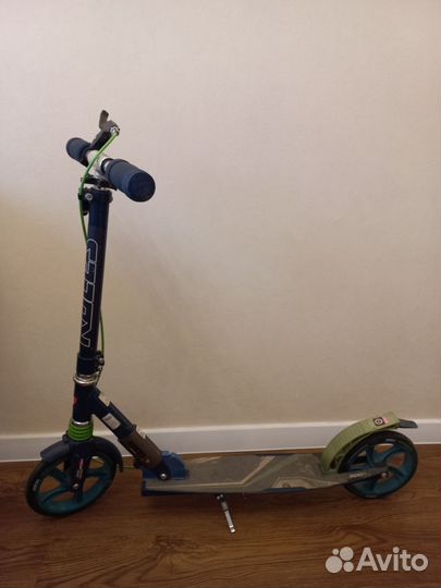 Самокат городской Roces 200