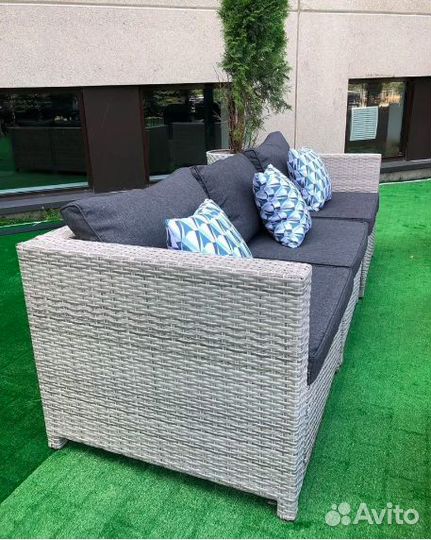 Комплект плетеной мебели