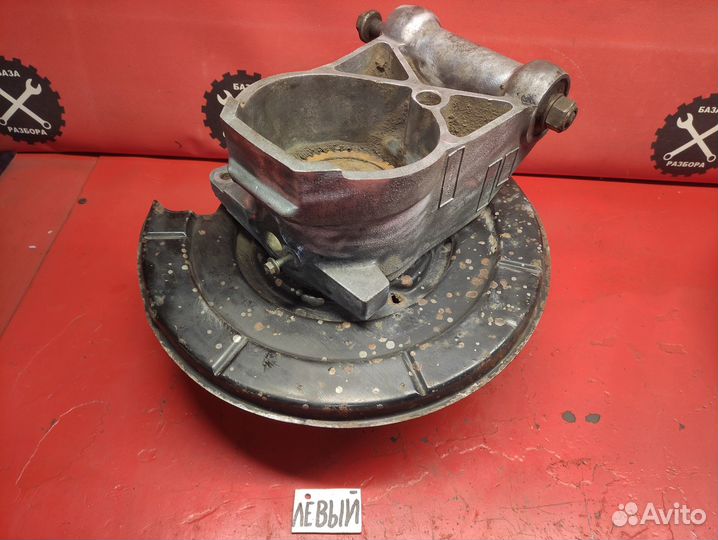 Задний поворотный кулак Jaguar XJ X308 XK X100