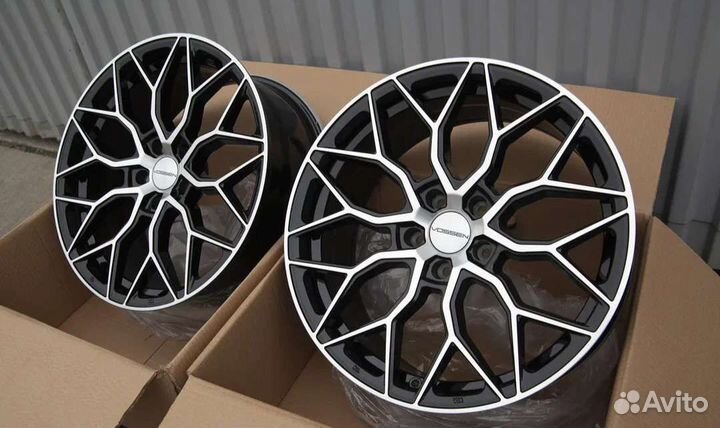 Диски Vossen HF2 R18 5*114,3 BP чёрные полировкой