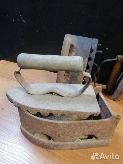 Утюг чугунный старинный