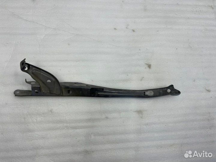 Стойка замка капота передняя Тoyota Camry V50/V55