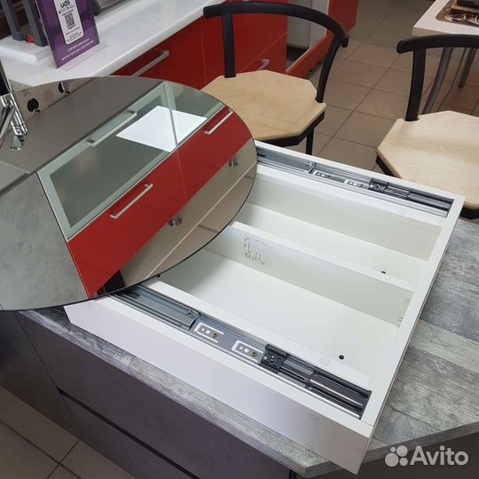 Зеркало-слайдер для ванной комнаты