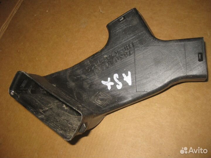 Воздуховод заднего отопителя Mitsubishi