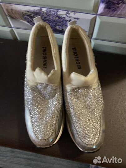 Кроссовки женские 38-39