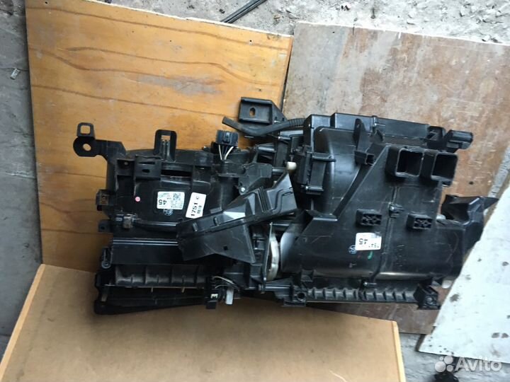 Корпус отопителя Toyota Avensis 2