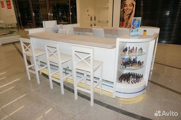 Нейл Бары, Маникюрные островки