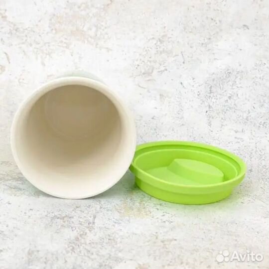 Стакан с крышкой. Стакан для кофе. Новый