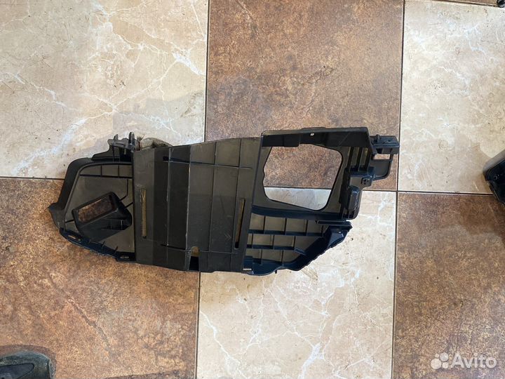 Крепление полки багажника правое Citroen DS 5