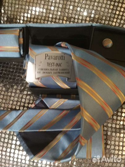 Галстук в коробке