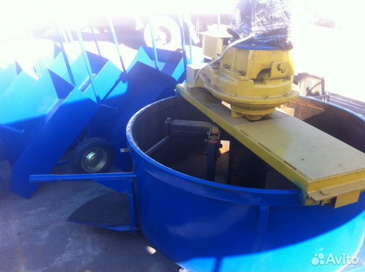 Бетоносмеситель принудительного типа эст-500