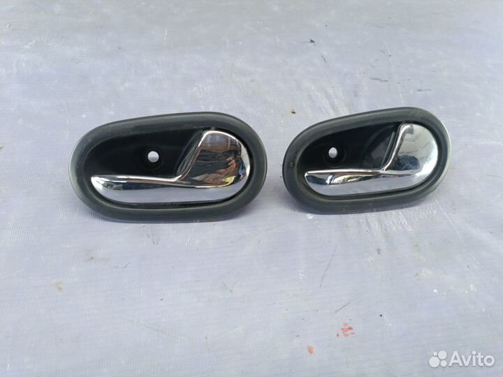 Ручка правой двери внутренняя Renault Logan 2