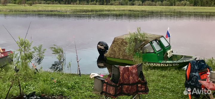 Лодка Шарк-400 New консольная