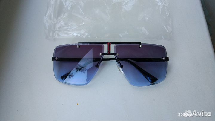 Новые солнцезащитные очки