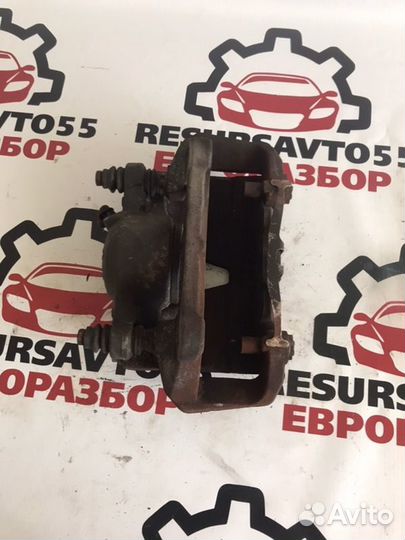 Суппорт тормозной передний левый Audi A4 B8 2.0T