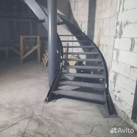 Изготовление и установка лестницы