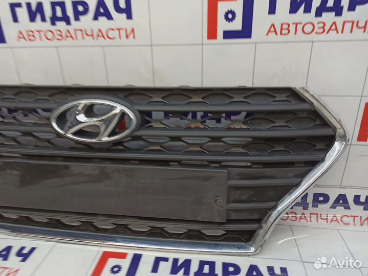 Решетка радиатора Hyundai Solaris 86350-H5000